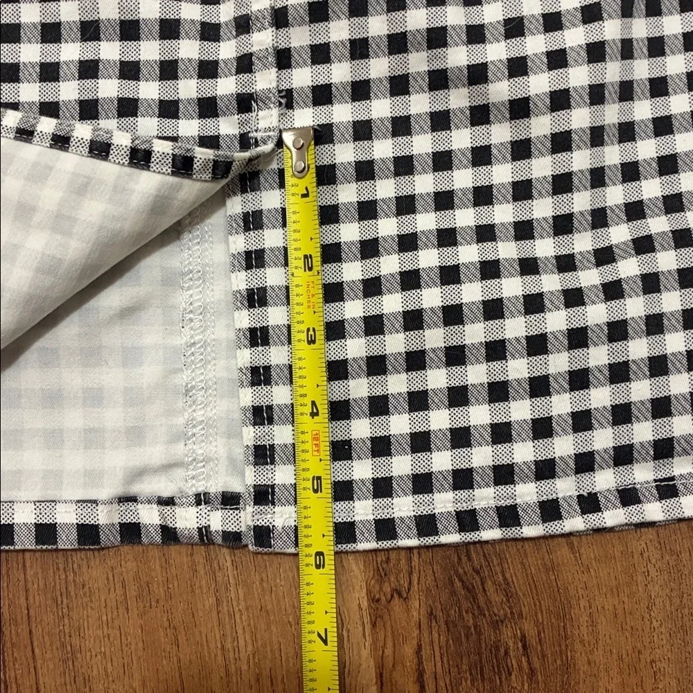 Baccini Black & White Gingham Mini Skirt Size 10. Pre-owned, great condition
